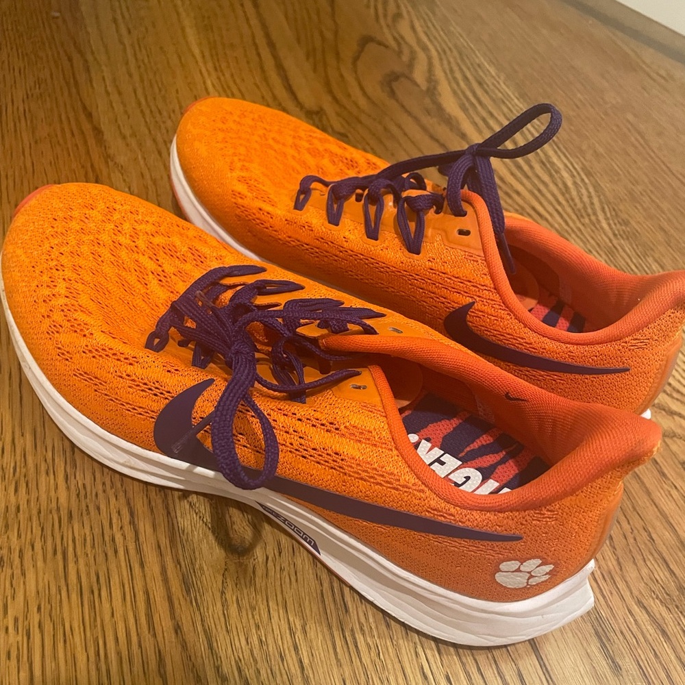 clemson Nike running shoes size 9